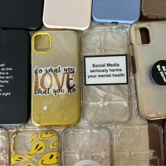 Phone cases - Picture 2 of 12